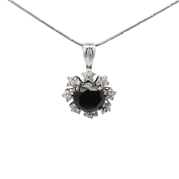 Elegant Black Pendant — изображение 4