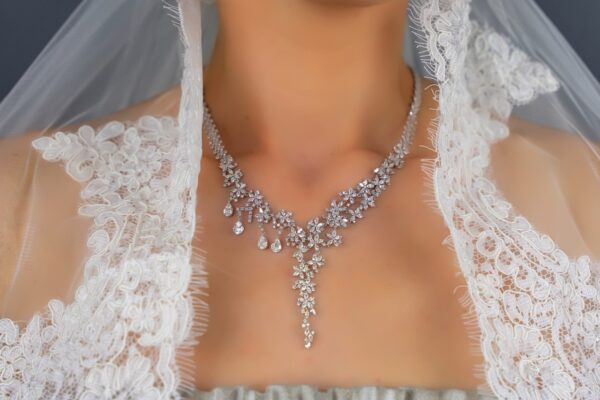 Exquisite Diamond Necklace — изображение 2