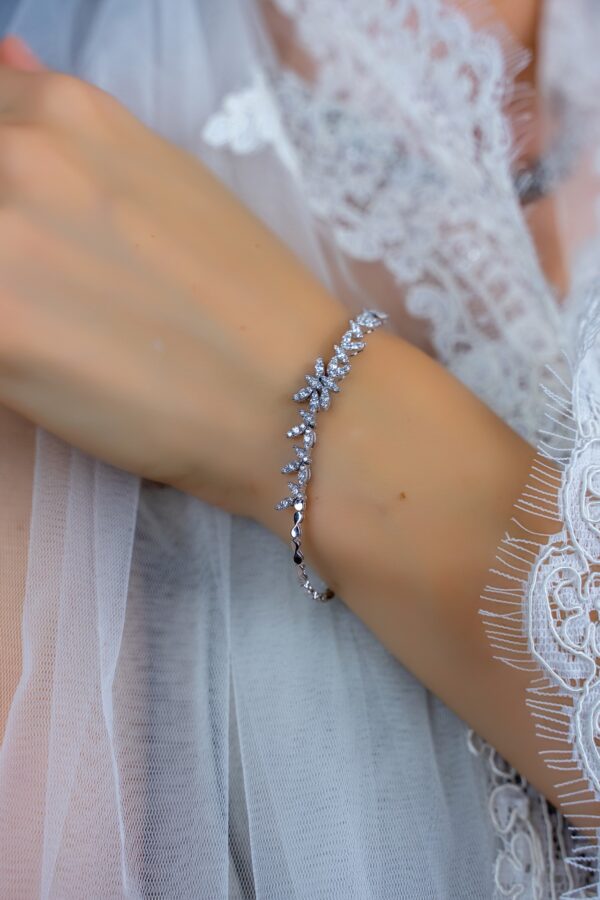 Elegant Floral Bracelet