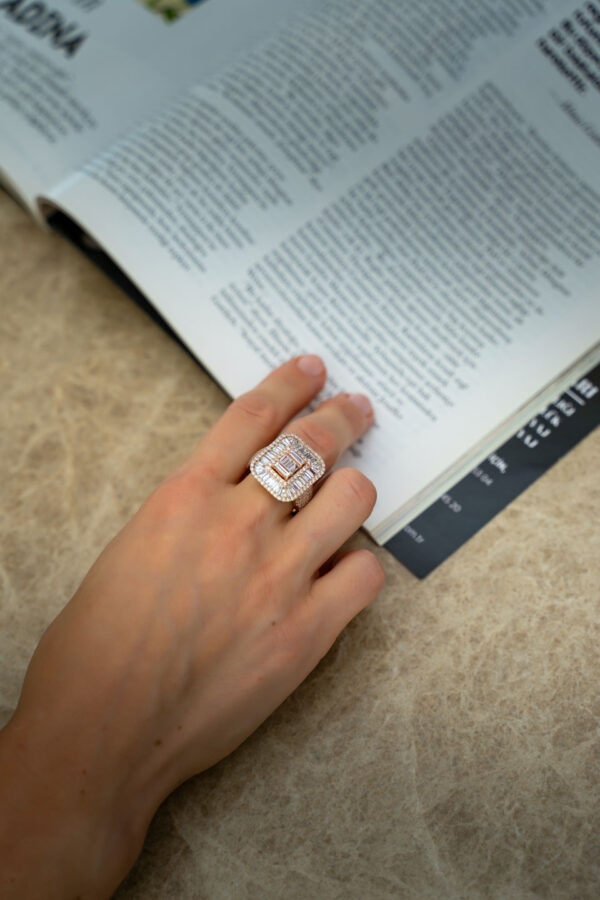 Sophisticated Sparkle Ring